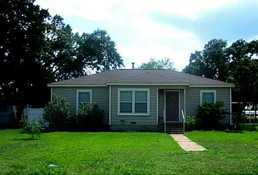 1st image of 1500 Woodland Dr
