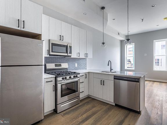 2nd image of 2526 W Girard Ave #1