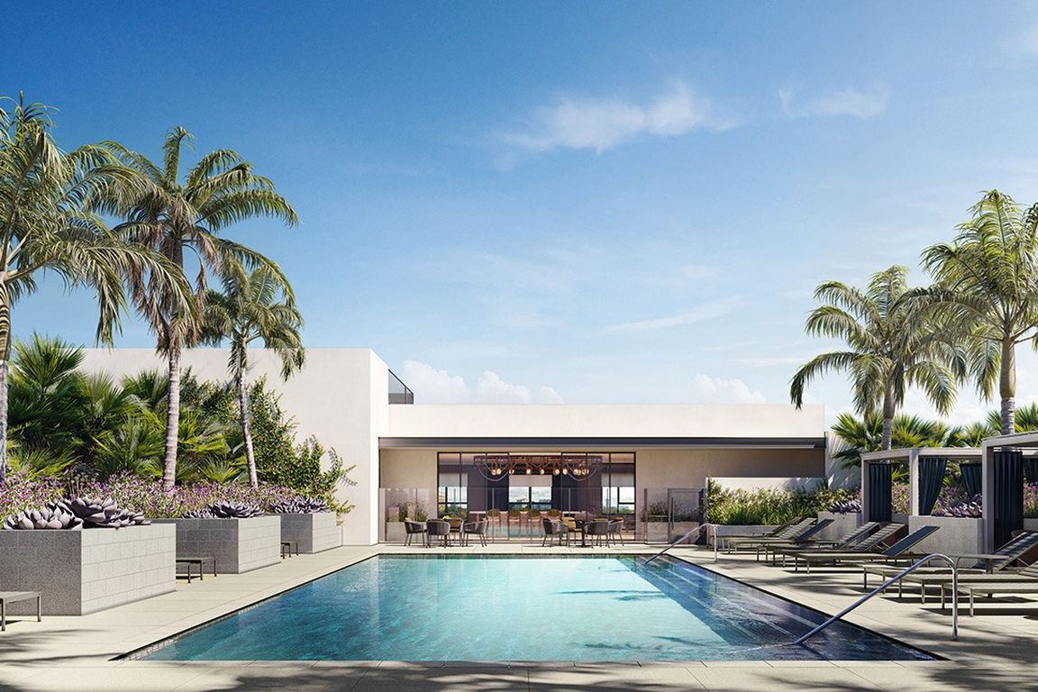 Mezzanine & Pool Deck - Paxton