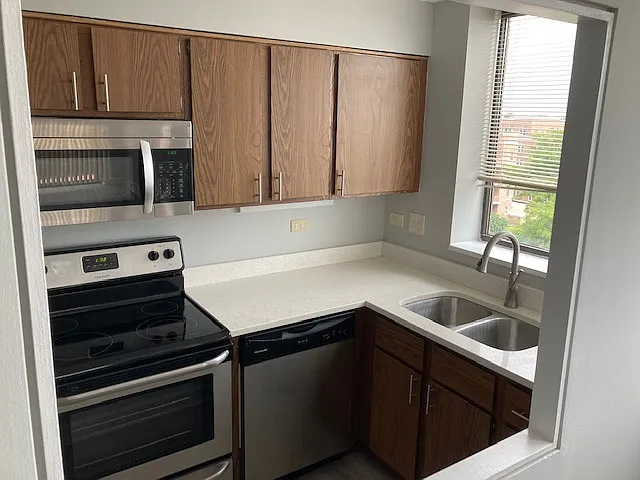 Des Plaines Tower — Photo 38