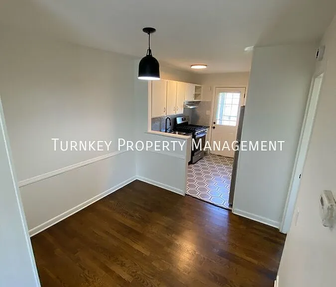 623 Sherman St — Photo 6