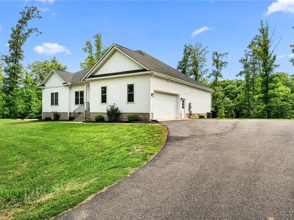 216 Edwin Cir, Aylett, VA 23009