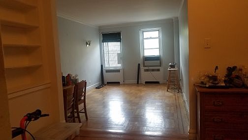 3rd image of 601 Pelham Pkwy N APT 515