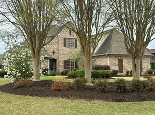 4299 Meadow Dr, Tupelo, MS 38801