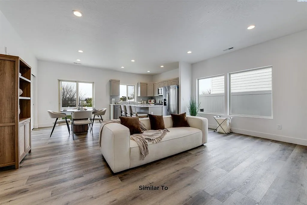 3 bed, 1200 sqft, $2,350 — Photo 1