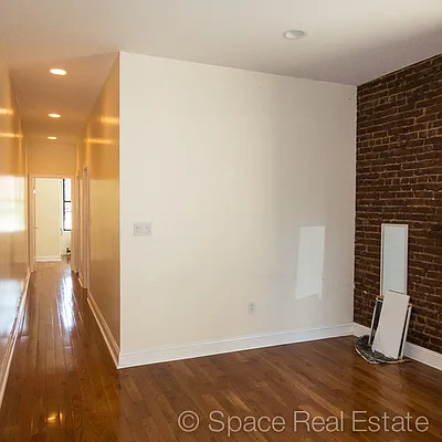 Rented by Space Real Estate | media 13
