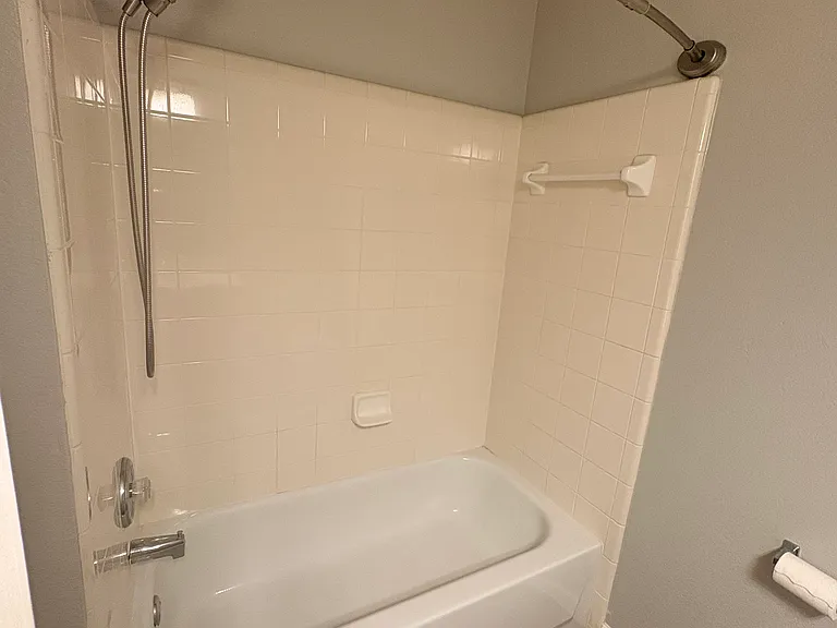 2260 Fieldcrest Dr — Photo 13