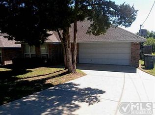 220 Red Wing Dr, Dallas, TX 75241