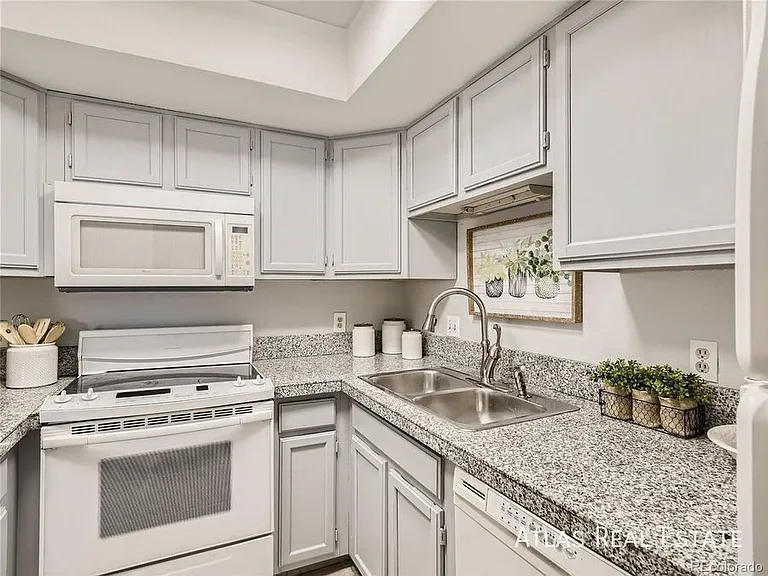 12095 W Chenango Dr — Photo 7