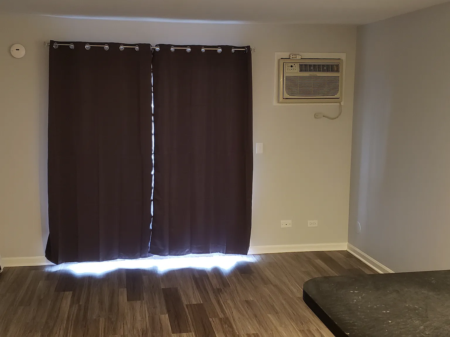 Studio, 400 sqft, $995 — Photo 2