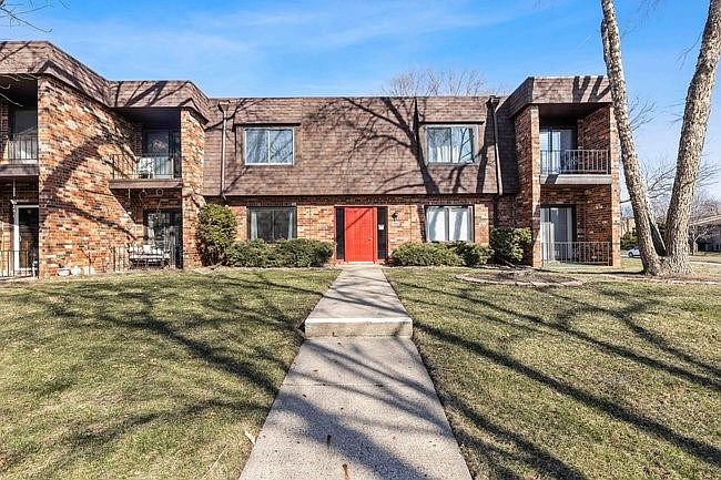 1st image of 4601 Woodland Ave Unit 2