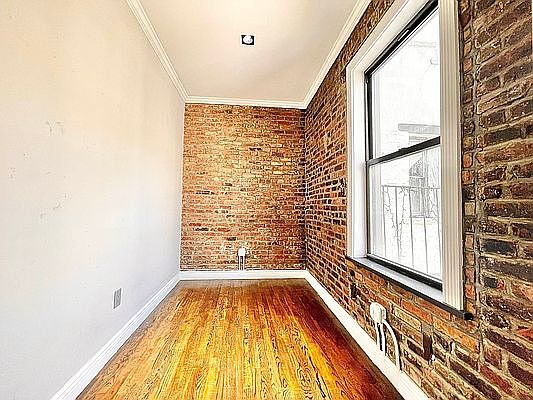 4th image of 446 E 13th St #5B