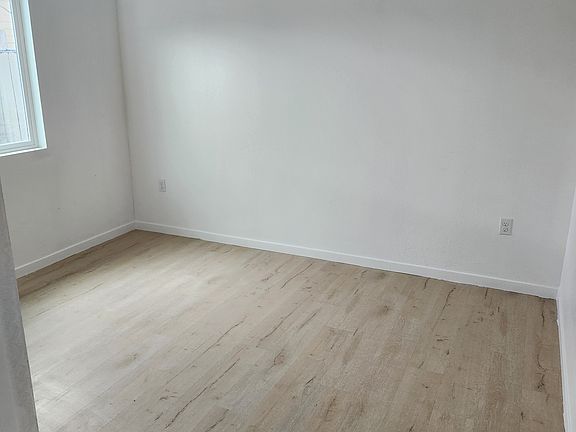 3rd image of 3484-86 Newton Ave
