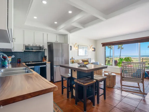 705 Ocean View Dr, Port Hueneme, CA 93041