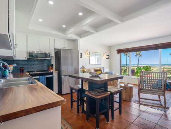705 Ocean View Dr, Port Hueneme, CA 93041