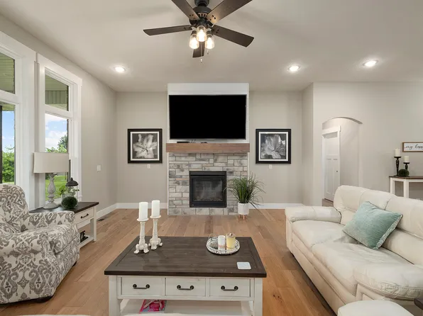 103 Summit Point Road, Saddlebrooke, MO 65630