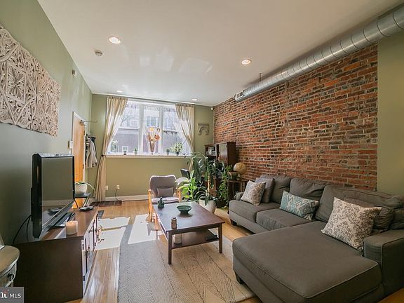 5th image of 625-27 Bainbridge St Unit 1