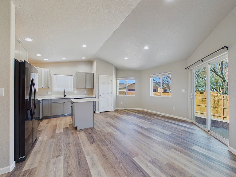 157 S Stardust Cir — Photo 6