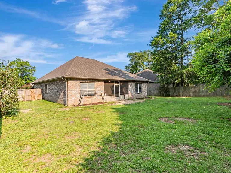 5811 Rustic Ridge Cir — Photo 32