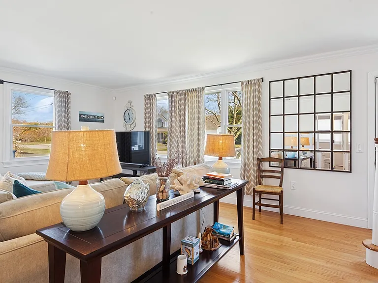 1110 Gillette Dr — Photo 4