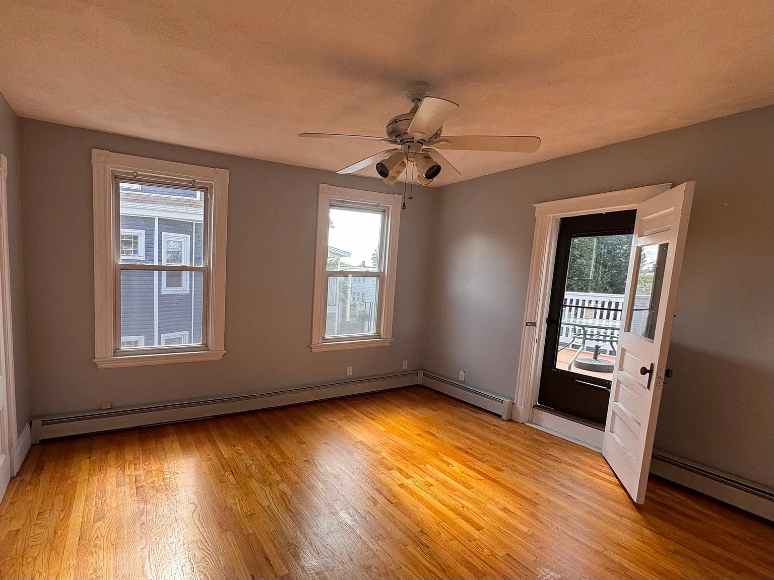 3 bed, 1400 sqft, $3,600 — Photo 3