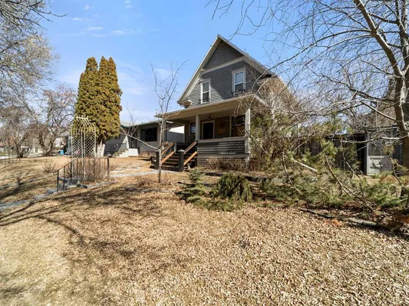 4821 W 52nd St, Camrose, AB T4V 1V2