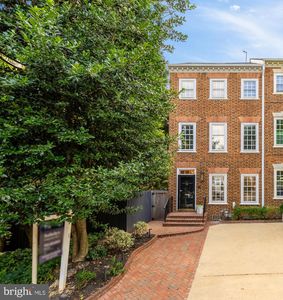 421 S Saint Asaph St, Alexandria, VA, 22314