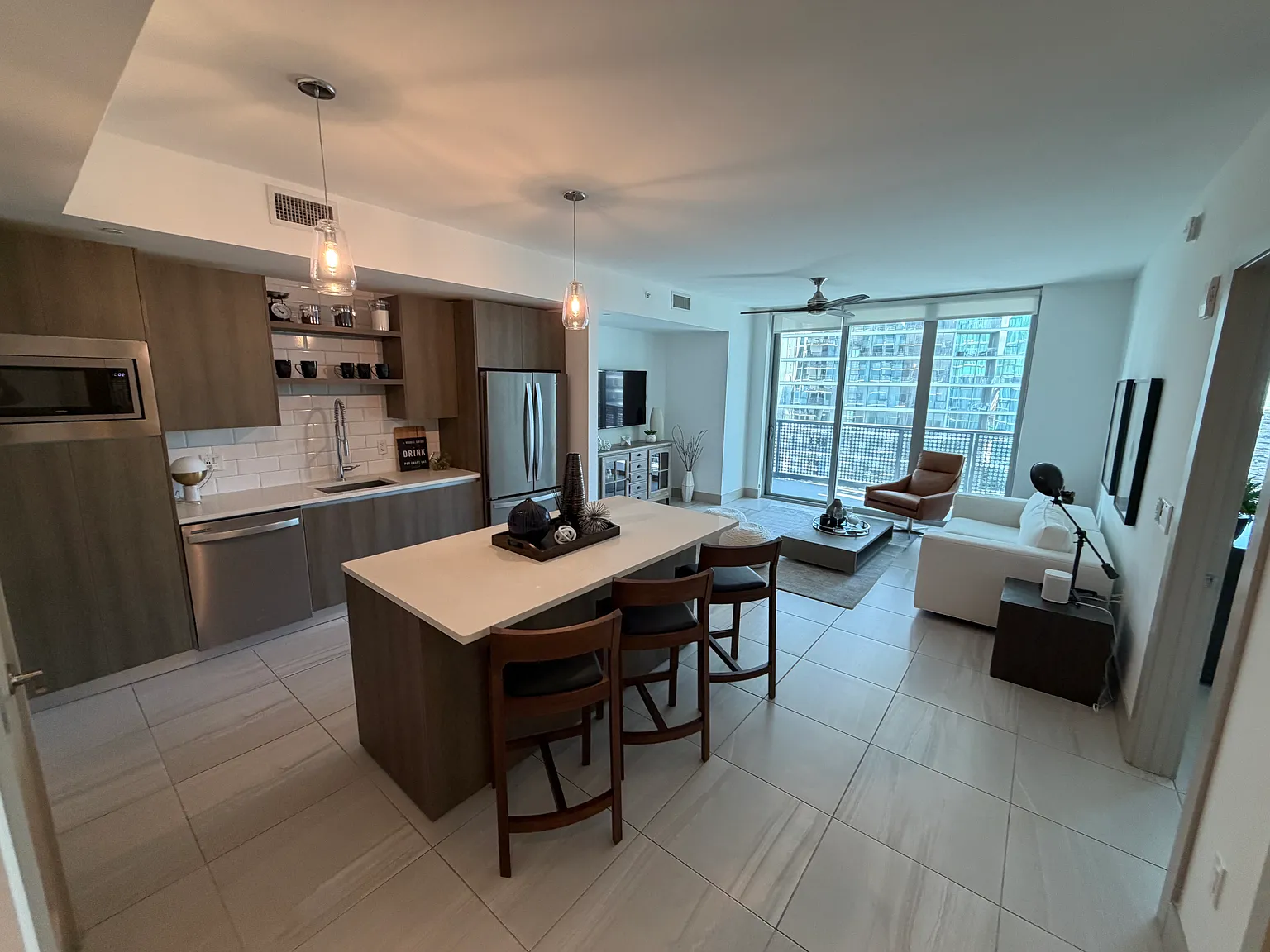 1 bed, 681 sqft, $2,720 — Photo 1