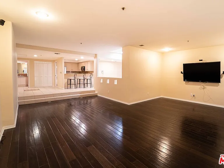 12011 Goshen Ave #202 — Photo 11