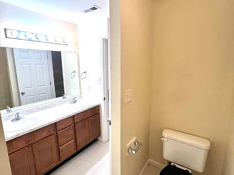 9103 Pembroke Oak Grove Rd #4E — Photo 9