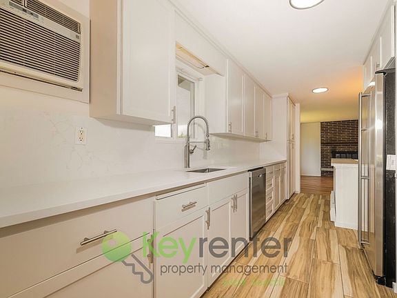 3rd image of 15433 22nd Ave SW