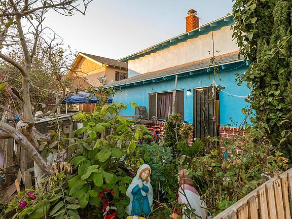 2nd image of 211 W Cuesta Del Mar Dr