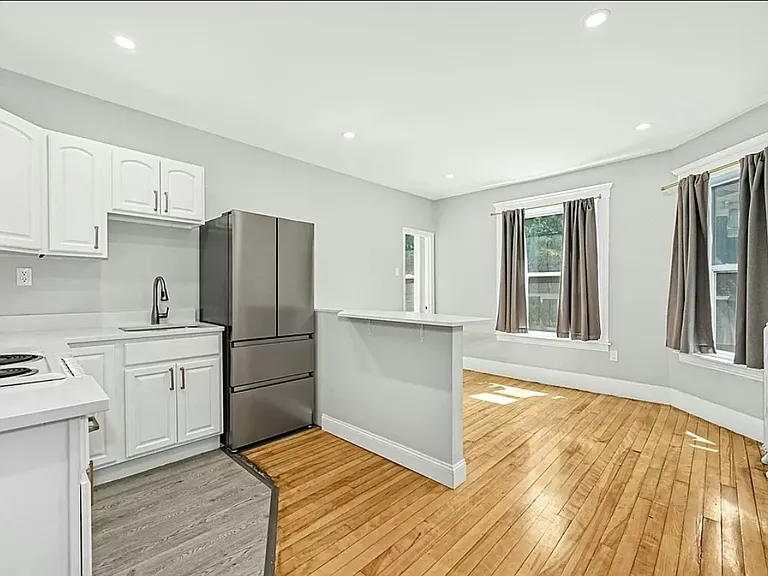 34 William St #2C — Photo 4