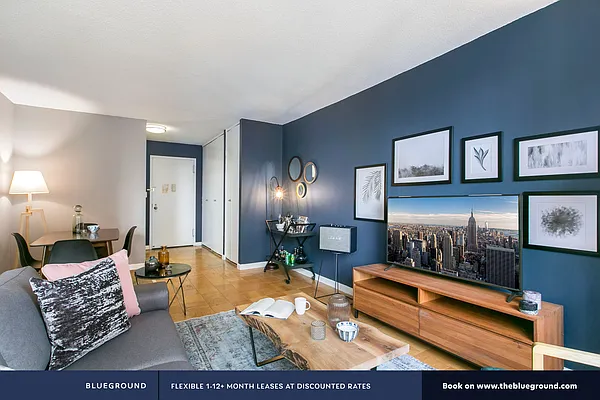 Rented by The Blueground | media 4