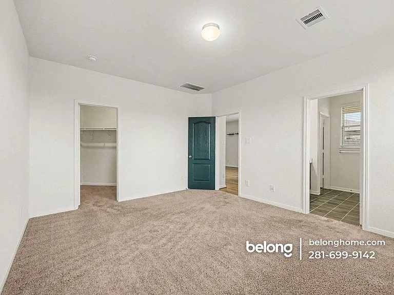 25403 Benroe St — Photo 9