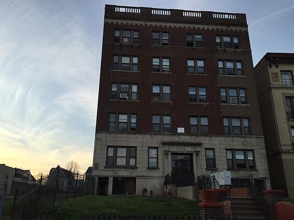 4th image of 244 Roseville Ave APT 404