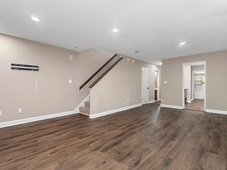 4245 Brookside Dr — Photo 10