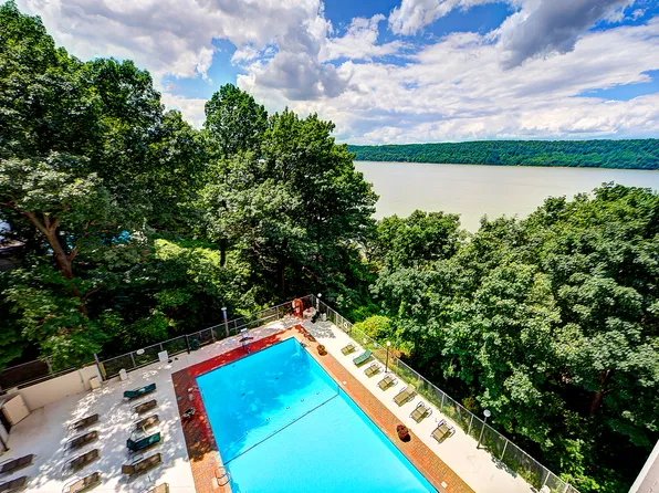 2621 Palisade Avenue image 21 of 22