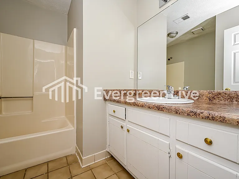 4312 Derbyshire Trce SE — Photo 14