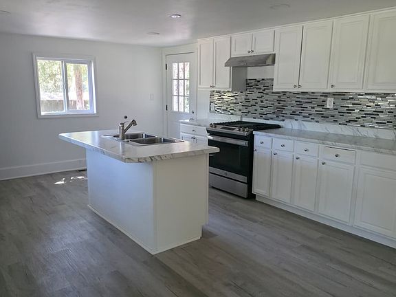 3rd image of 209 S Church St
