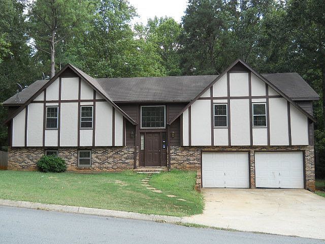 2nd image of 709 Brooks Rd