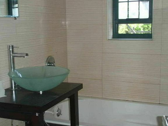 4th image of 276 Boerum St #3L
