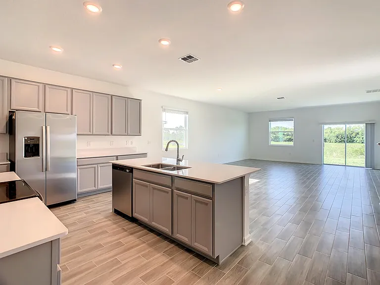 141 Pineywoods St — Photo 8