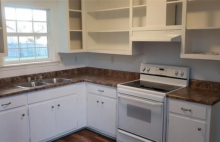 3357 Meadow Ln — Photo 3