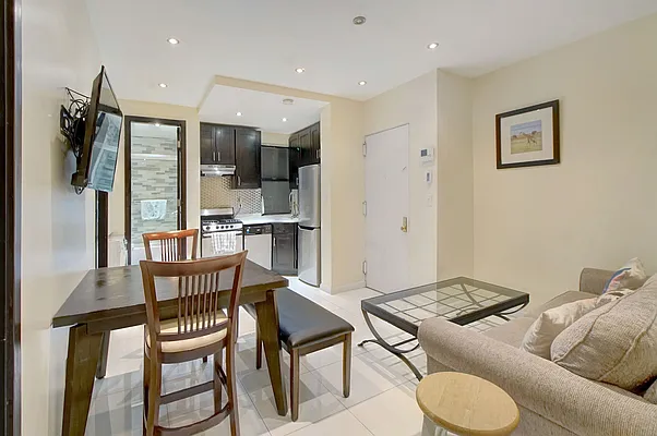 Rented by R New York | media 12