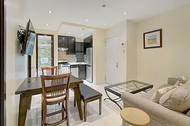 Rented by R New York