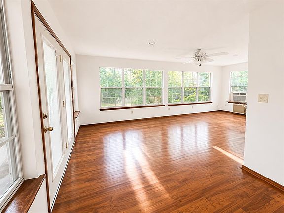 4th image of 9512 S Blackwelder Ave