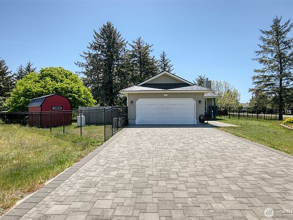 2nd image of 372 Canal Drive SE
