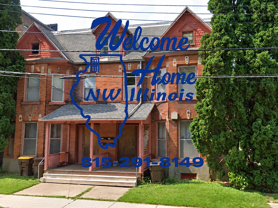 312 1/2 N Chicago Ave