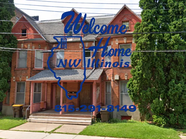 310 N Chicago Ave, Freeport, IL 61032